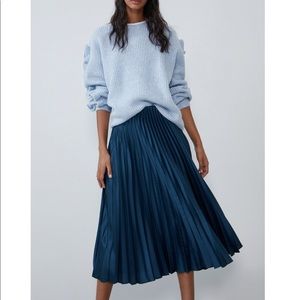 Brand new Zara skirt, size M w/ Elastic waistband